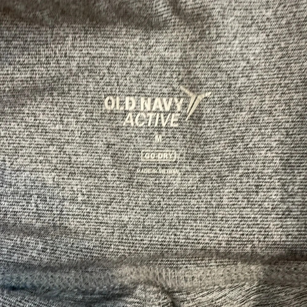 Old Navy Active, Capri Leggings, Sz Med, Excellent Condition - Picture 3 of 3